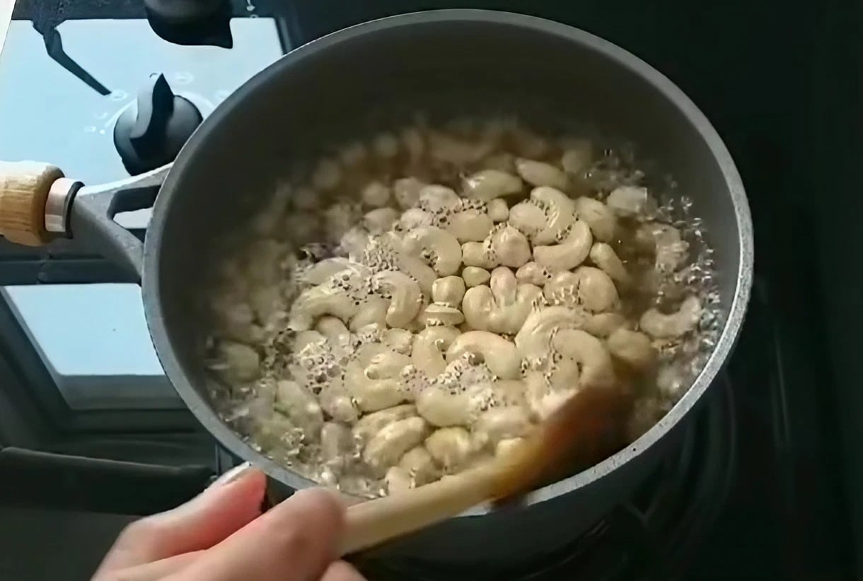 sebelum menggoreng kacang mete